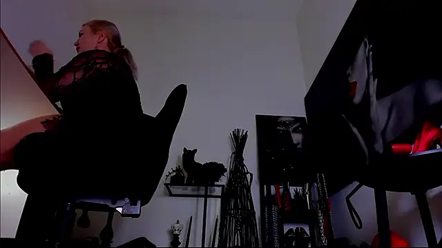 MistressDemi webcam