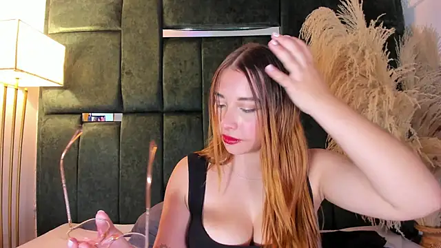 AliciaWhite_nt webcam