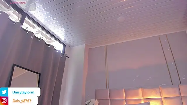 DaisyTaylor__ webcam