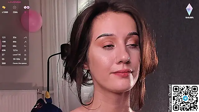 ittybittytittykiraa webcam