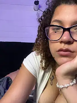 Webcam Model (Lolavenezia)  is live.Free join now!