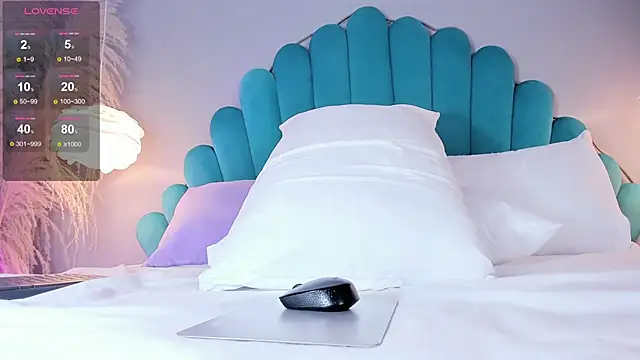 AlassiaHocthner webcam