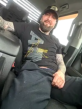 Beardedtattood webcam