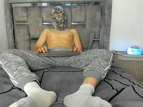 Master_Ruthless77 webcam