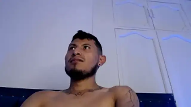 Benjamingrey@xh webcam