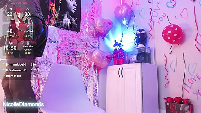 NicolleDiamonds_cg webcam