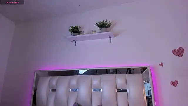 Darlyn_tenderhot__ webcam