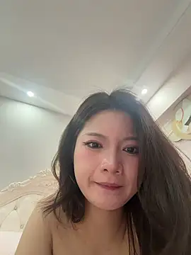 美女niannian6373在线直播