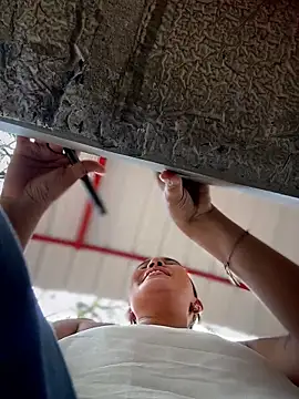 Webcam Model (Colibri_xxx)  is live.Free join now!