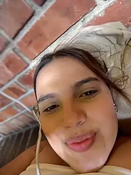 Webcam Model (Colibri_xxx)  is live.Free join now!