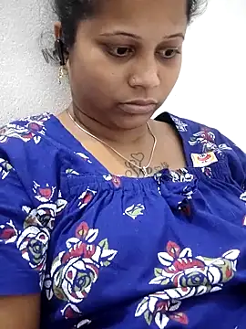 sweetqueen143 webcam