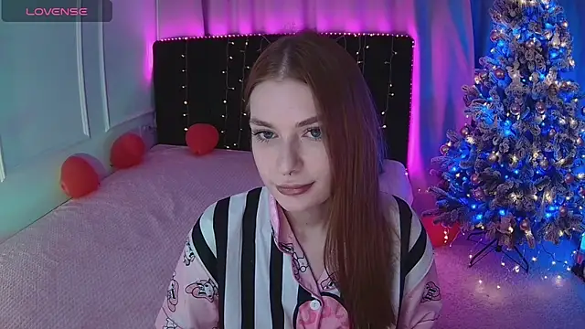 Alisa_Wood webcam
