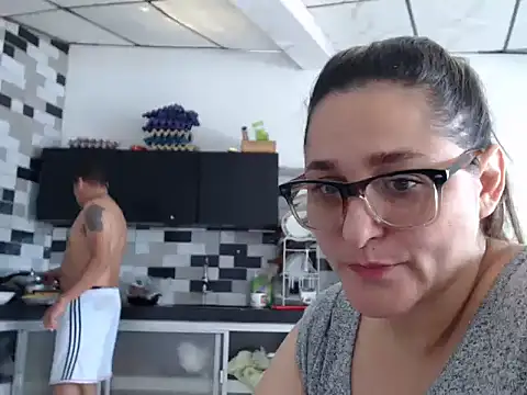 pareja_latina2214 webcam