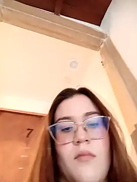 zoe_hugeboobs webcam