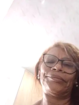 Webcam Model (BustyMilf_) is live