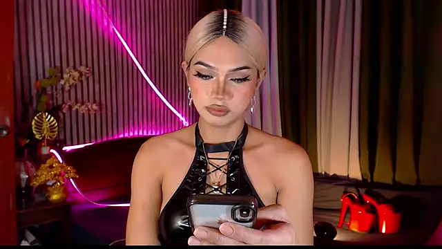 Unforgettablejulia webcam