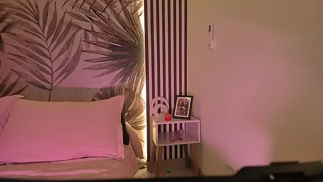 Samaantha-White webcam