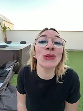 Giuliana_baby webcam