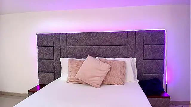 Dakota_Megan_69 webcam