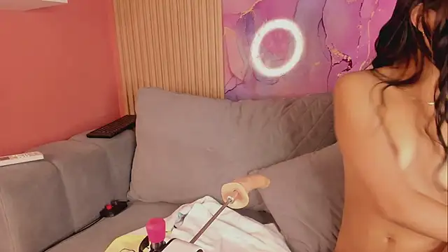 NhoanBrunette webcam