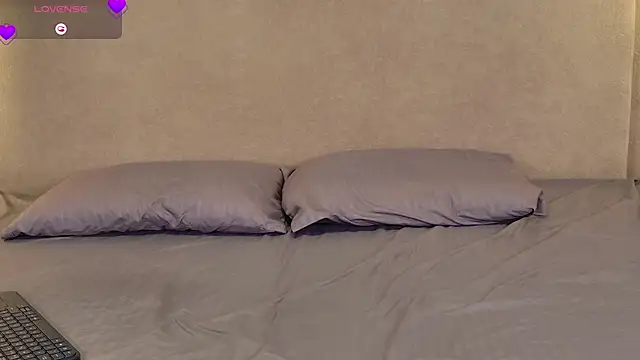 Niicolle_Miller webcam