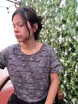 Ninffa_pinkk21 webcam