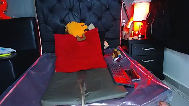 katty_dirty31 - Katty_dirty31's free webcam - UK Sex Cams