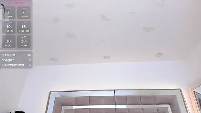 nicolle_foxy - Nicolle_foxy's free webcam - UK Sex Cams