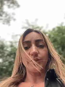 Ninabigtitied webcam