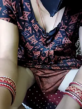 strawberry4403 (F young) - Kheera show 2 mit