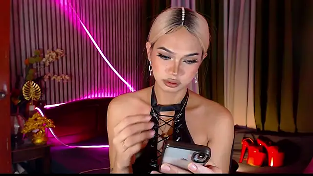 Unforgettablejulia webcam