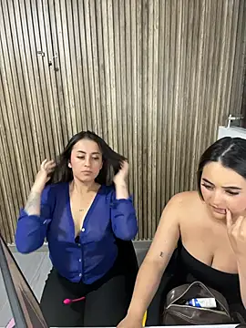 Antonella_Julieta webcam