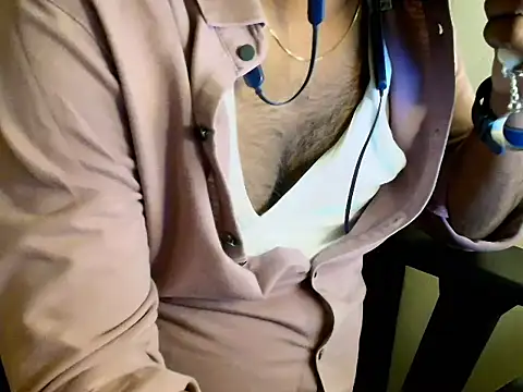 jenni11live (Ask my age) - Take off shirt and Rubb nipple