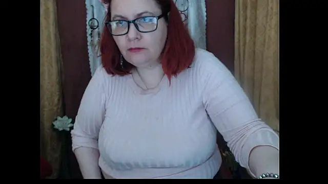 PlayfullMature webcam