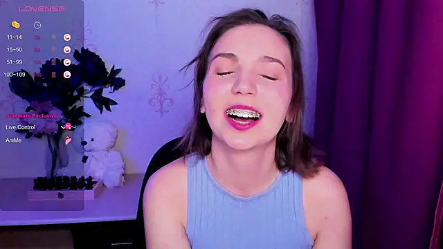 KindHazelHere_ webcam