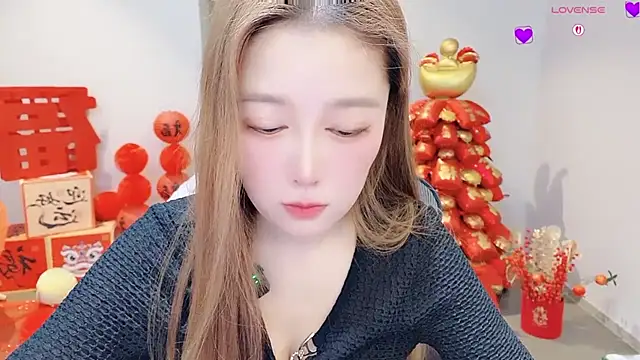 美女YERR0在线直播