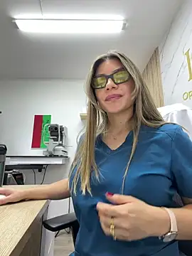 alicee16 Live Webcam on Stripchat