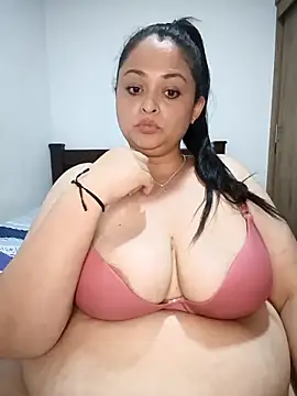 Julieta_BBW webcam