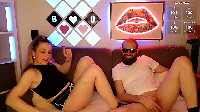 XBellaXundXUweX webcam