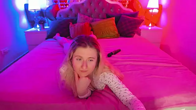 CamillaDreamer webcam