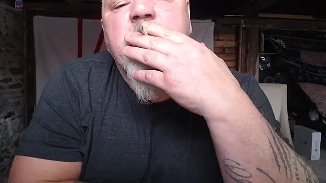 Newfiesausage1972 webcam