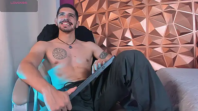 AlejandroStormm webcam