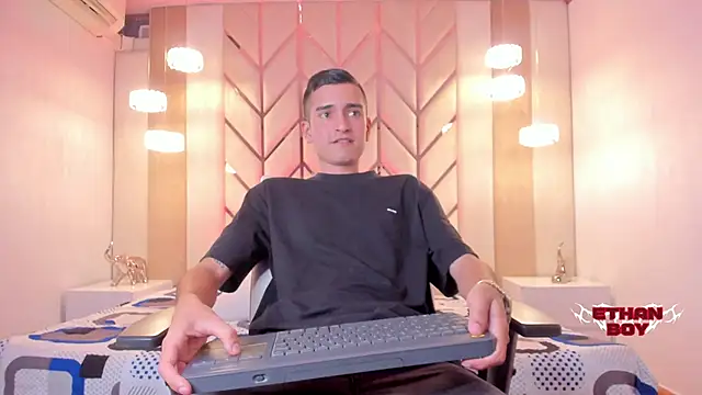 Ethan_Boy_ webcam