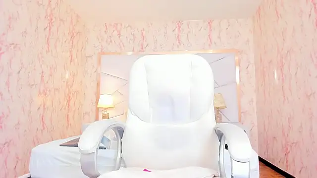 Emily_Whinfre webcam