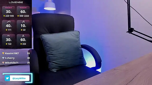 Lucy_Williiams webcam