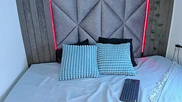 NickyEvanss__ webcam