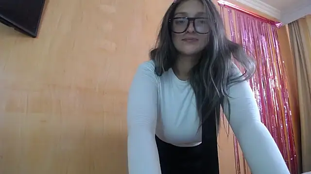 miss_lilieth - Miss_lilieth's free webcam - UK Sex Cams