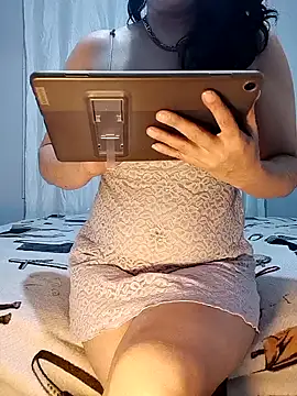 nergiz2135 - Nergiz2135's free webcam - UK Sex Cams