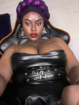 QUEEN_NOBUHLE_FEMDOM_777 webcam