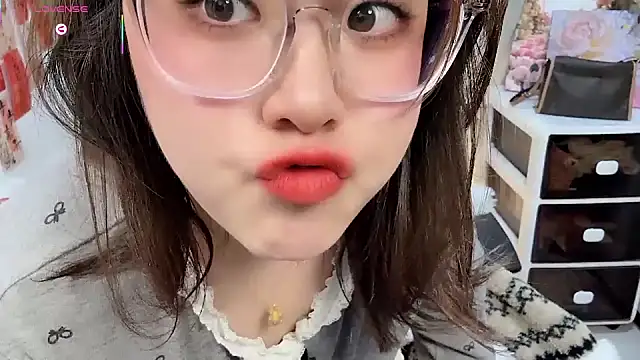 美女NEWONETO在线直播